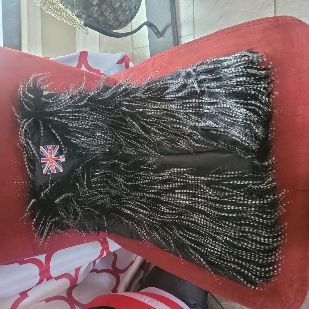 Miss London vest acrylic/polyester Med size. New without tags